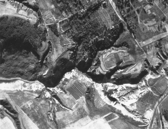 Bab-Yar An aerial photograph of the Babi Yar ravine taken by the German air force 2